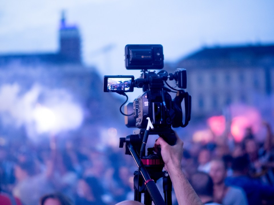 DIGITAL CAMERA