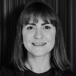 Headshot Tonia Maffeo